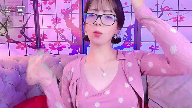 Snapshot of Sweet_1Angel chatting on October 2025 11:43:01 AM Sweet 1Angel online show from October 2025 11:43:01 AM