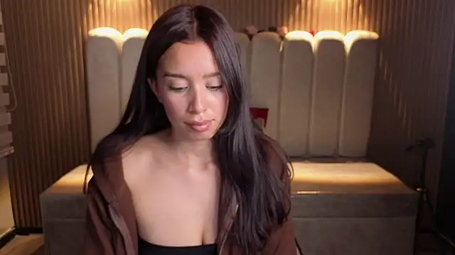  Mia Evans 1 online show from April 2026 07:40:01 PM