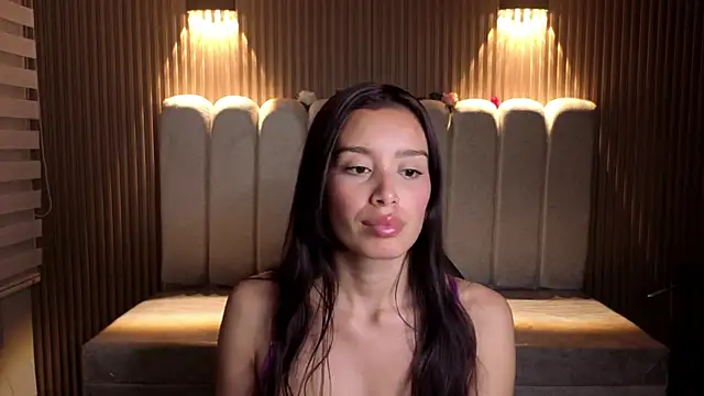  Mia Evans 1 online show from April 2026 07:39:01 PM