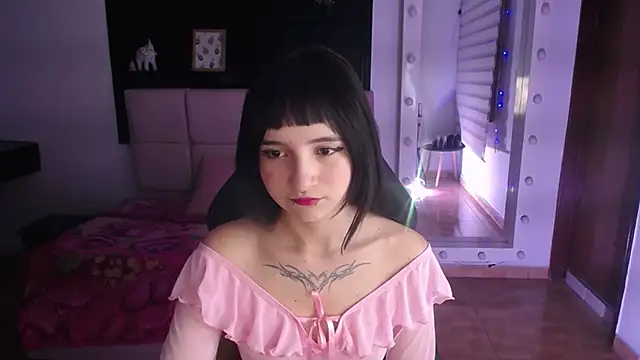  Charlotte Collins  online show from January 2026 02:43:02 PM