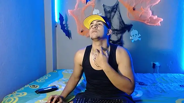 Snapshot of massimo_vidal_ chatting on October 2025 05:19:02 PM massimo vidal  online show from October 2025 05:19:02 PM