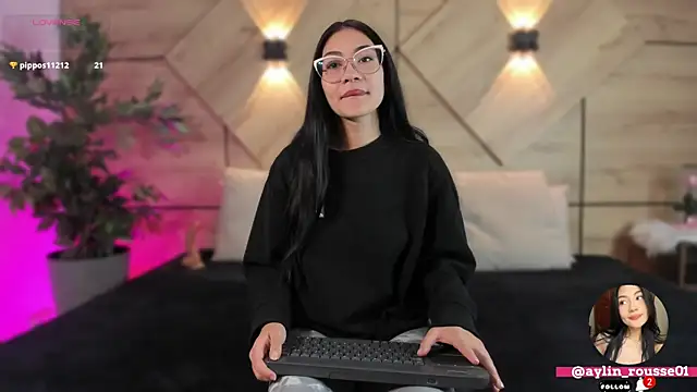 aylin rousse online show from October 2025 11:42:02 AM