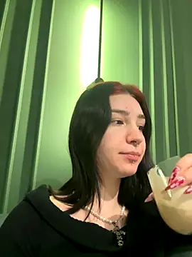 VampyScarlet online show from October 2025 04:24:01 AM