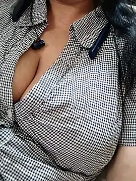 Janvi -Love online show from September 2025 06:46:01 AM