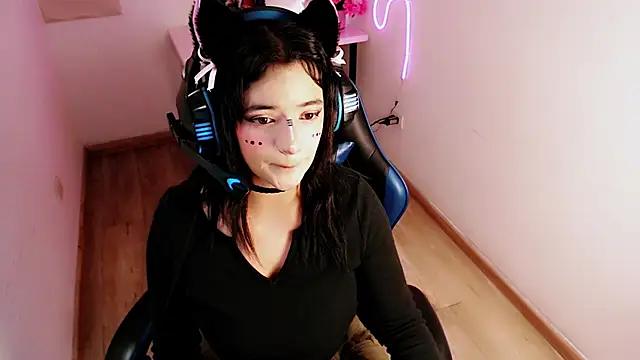 Lunyhose online show from April 2026 10:09:02 PM