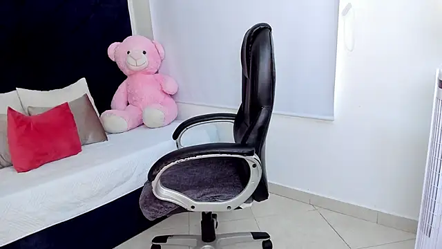 Snapshot of kate_lua chatting on November 2025 01:22:01 PM kate lua online show from November 2025 01:22:01 PM