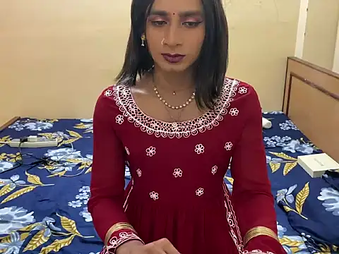 Snapshot of LuvLayla chatting on January 2026 05:17:02 PM LuvLayla online show from January 2026 05:17:02 PM