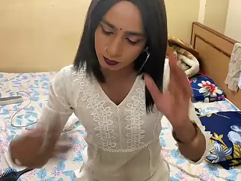 Snapshot of LuvLayla chatting on February 2026 08:16:01 PM LuvLayla online show from February 2026 08:16:01 PM