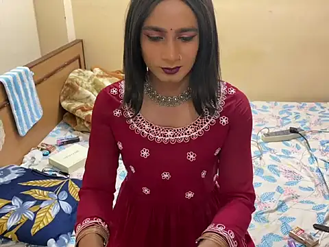 Snapshot of LuvLayla chatting on February 2026 08:09:02 PM LuvLayla online show from February 2026 08:09:02 PM