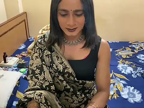 Snapshot of LuvLayla chatting on February 2026 08:39:01 PM LuvLayla online show from February 2026 08:39:01 PM