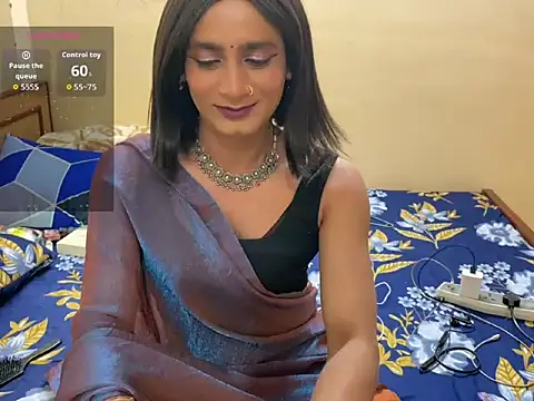 Snapshot of LuvLayla chatting on April 2026 09:19:01 PM LuvLayla online show from April 2026 09:19:01 PM