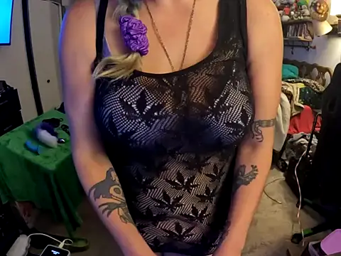 R4inbowK1tty online show from October 2025 03:17:01 AM