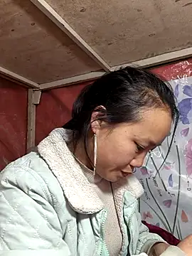 liu-liusexy online show from February 2026 03:15:02 PM