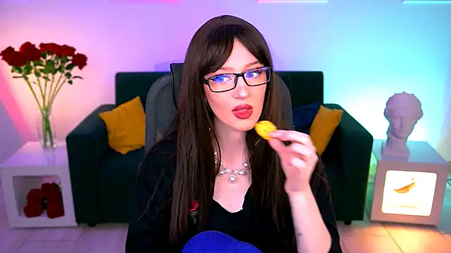 AliceWelch  online show from September 2025 09:58:01 AM