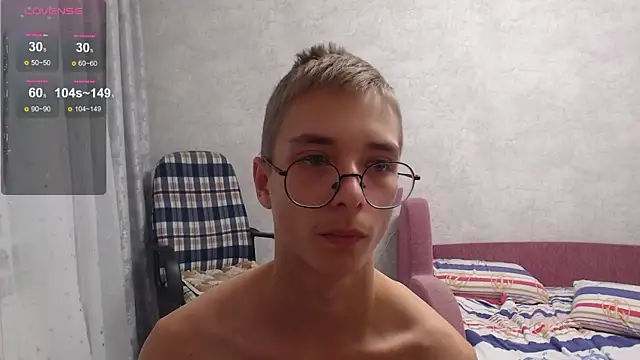 glasses cat online show from October 2025 03:22:01 PM