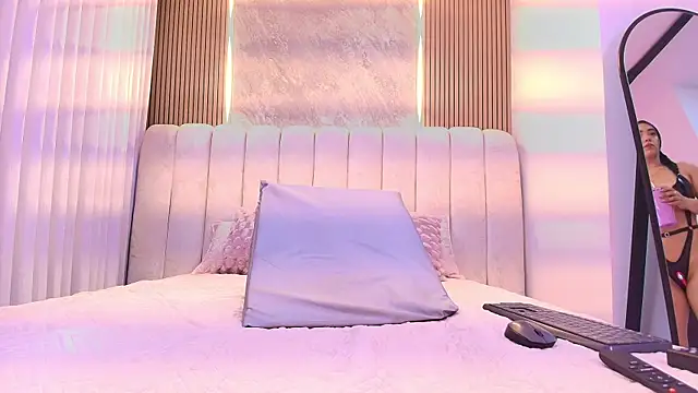 Snapshot of mia_scot chatting on November 2025 12:05:02 PM mia scot online show from November 2025 12:05:02 PM