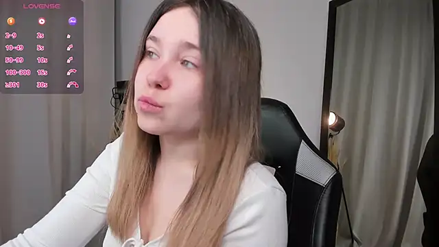 Lina Glow online show from February 2026 06:39:02 AM