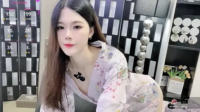 Yueyue-MM online show from October 2025 12:11:02 AM