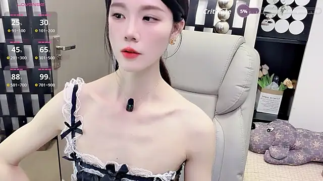 Snapshot of Yueyue-MM chatting on April 2026 02:10:01 AM Yueyue-MM online show from April 2026 02:10:01 AM