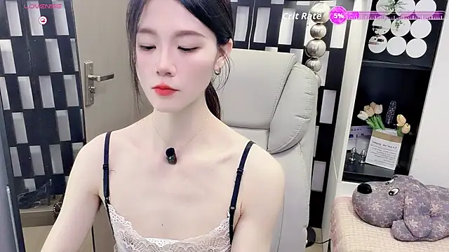 Snapshot of Yueyue-MM chatting on May 2026 04:07:02 AM Yueyue-MM online show from May 2026 04:07:02 AM