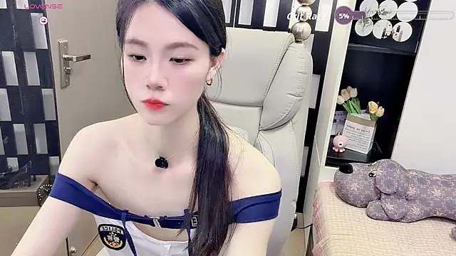 Snapshot of Yueyue-MM chatting on May 2026 02:46:01 PM Yueyue-MM online show from May 2026 02:46:01 PM