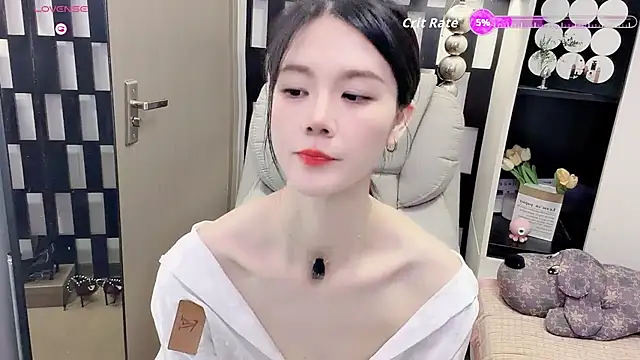 Snapshot of Yueyue-MM chatting on June 2026 12:10:02 PM Yueyue-MM online show from June 2026 12:10:02 PM