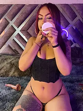 Laila Pink online show from November 2025 07:27:01 PM