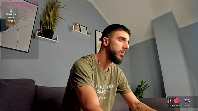 Zeyn Edwards online show from November 2025 06:02:02 AM