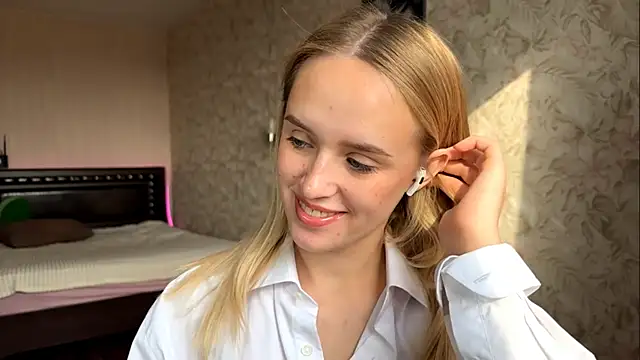 Snapshot of ElisabetLorney chatting on October 2025 08:02:02 AM ElisabetLorney online show from October 2025 08:02:02 AM