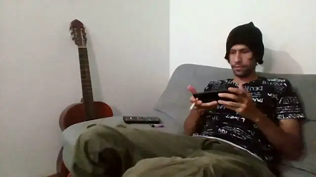 Snapshot of Alejandro92_cali chatting on June 2026 12:58:02 AM Alejandro92 cali online show from June 2026 12:58:02 AM
