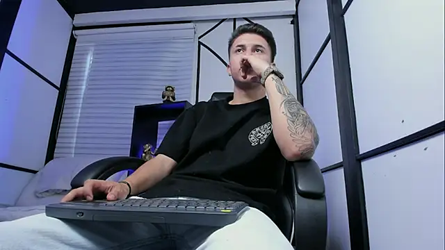 Snapshot of liaamsmiith_ chatting on September 2025 02:50:02 PM liaamsmiith online show from September 2025 02:50:02 PM