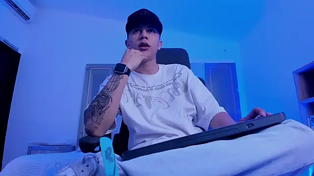 Snapshot of liaamsmiith_ chatting on September 2025 01:33:02 PM liaamsmiith online show from September 2025 01:33:02 PM