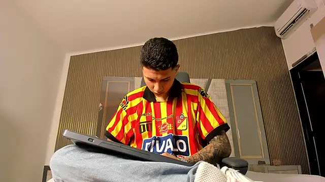 Snapshot of liaamsmiith_ chatting on September 2025 12:21:02 PM liaamsmiith online show from September 2025 12:21:02 PM