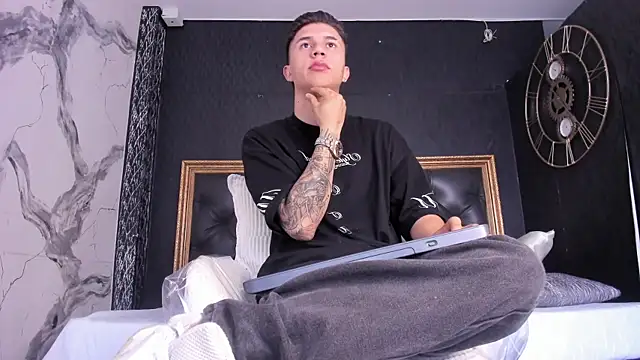 Snapshot of liaamsmiith_ chatting on September 2025 12:32:02 PM liaamsmiith online show from September 2025 12:32:02 PM