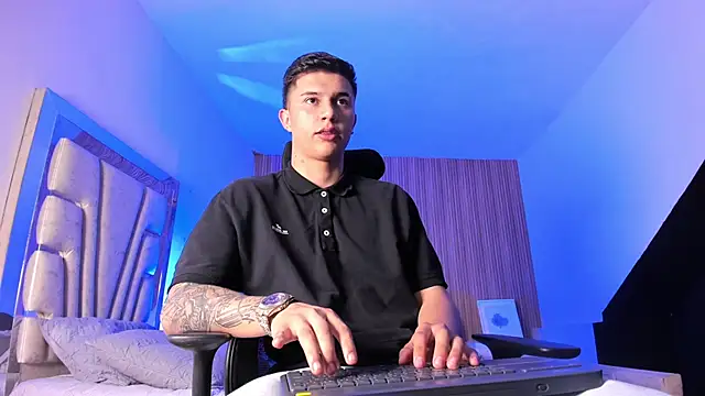 Snapshot of liaamsmiith_ chatting on October 2025 12:33:01 PM liaamsmiith online show from October 2025 12:33:01 PM