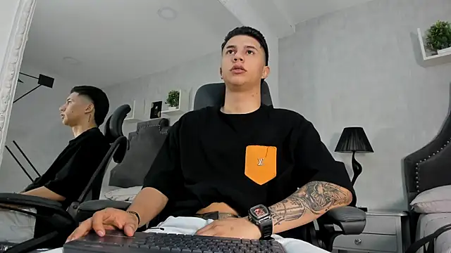 Snapshot of liaamsmiith_ chatting on October 2025 12:25:02 PM liaamsmiith online show from October 2025 12:25:02 PM