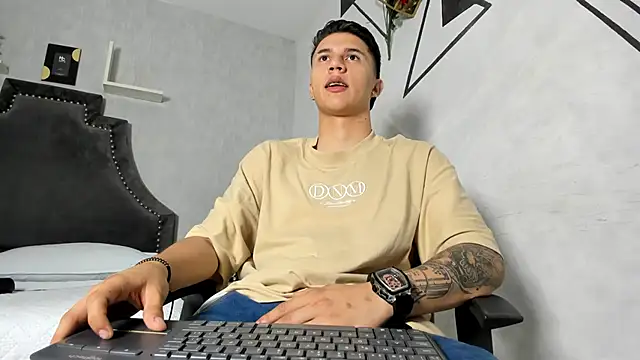 Snapshot of liaamsmiith_ chatting on October 2025 12:17:01 PM liaamsmiith online show from October 2025 12:17:01 PM