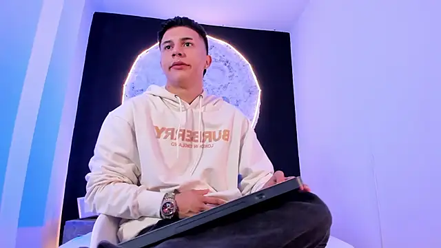 Snapshot of liaamsmiith_ chatting on October 2025 12:23:02 PM liaamsmiith online show from October 2025 12:23:02 PM