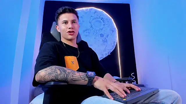 Snapshot of liaamsmiith_ chatting on October 2025 12:40:02 PM liaamsmiith online show from October 2025 12:40:02 PM