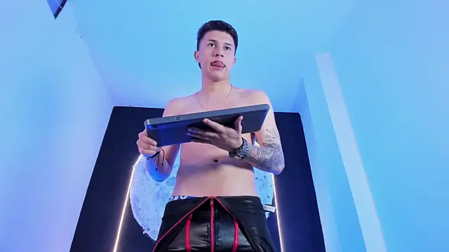 Snapshot of liaamsmiith_ chatting on October 2025 12:50:01 PM liaamsmiith online show from October 2025 12:50:01 PM