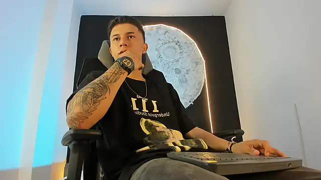 Snapshot of liaamsmiith_ chatting on November 2025 11:56:02 AM liaamsmiith online show from November 2025 11:56:02 AM