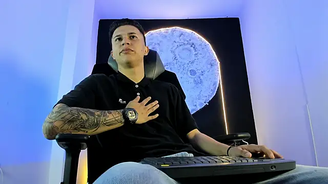 Snapshot of liaamsmiith_ chatting on November 2025 11:54:01 AM liaamsmiith online show from November 2025 11:54:01 AM