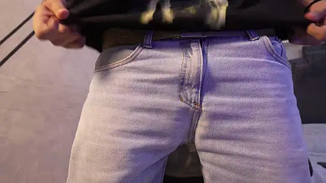 Snapshot of liaamsmiith_ chatting on November 2025 12:49:02 PM liaamsmiith online show from November 2025 12:49:02 PM