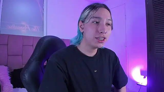 AngelFlexxx online show from April 2026 07:38:02 PM