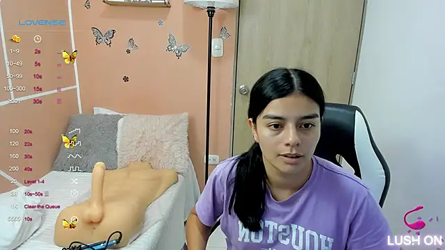 valerihouse online show from December 2024 09:06:02 PM