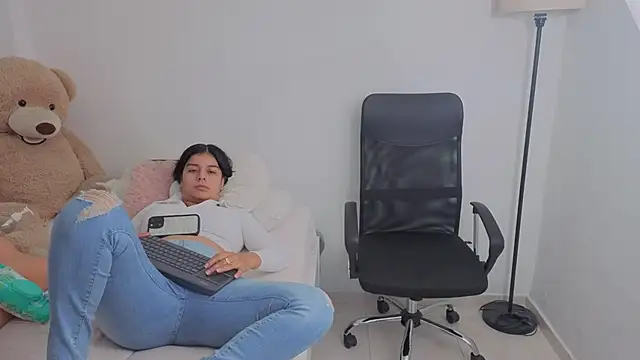 valerihouse online show from October 2025 12:44:02 AM