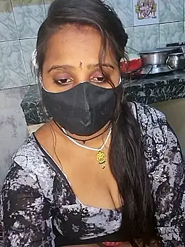 Minu love online show from February 2026 06:39:01 PM