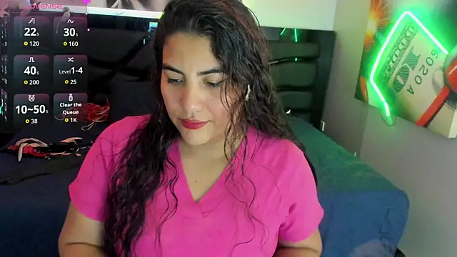 Snapshot of Sara_Bdsm_ chatting on May 2026 12:31:02 PM Sara Bdsm online show from May 2026 12:31:02 PM