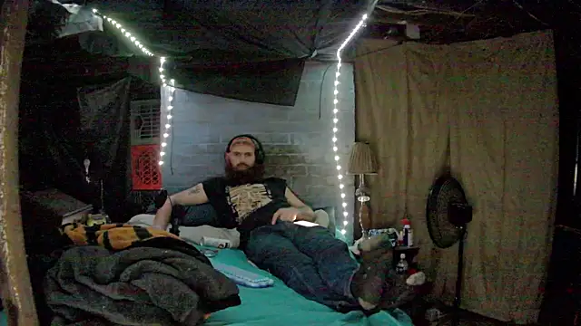 Cowboy815 online show from November 2025 03:05:01 AM