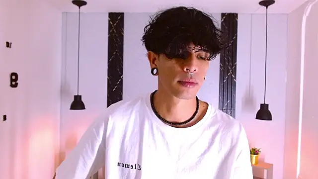 Snapshot of Franvill_Trato chatting on October 2025 08:07:02 PM Franvill Trato online show from October 2025 08:07:02 PM